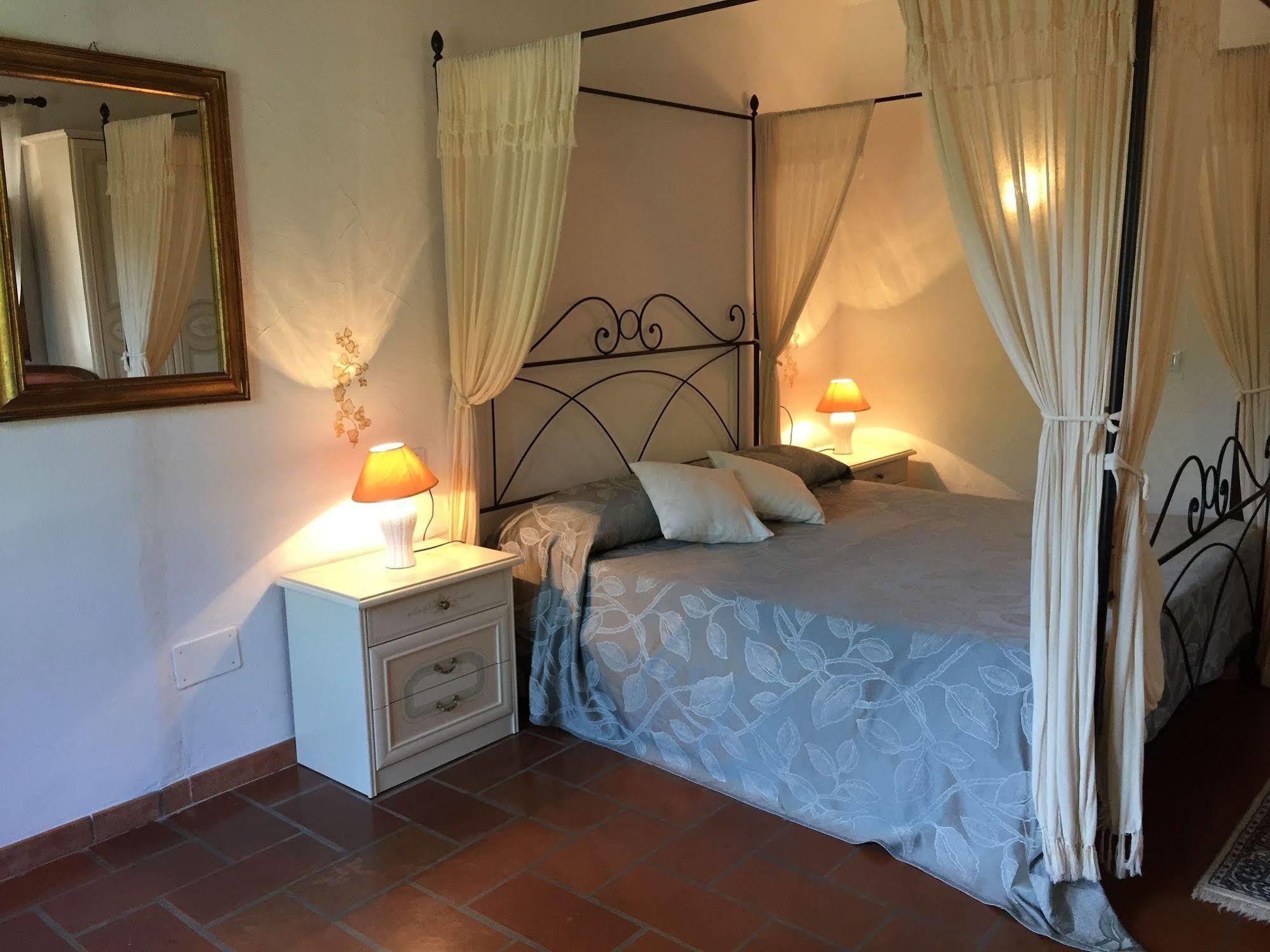 Campo Di Carlo Guest House Sassetta Luaran gambar